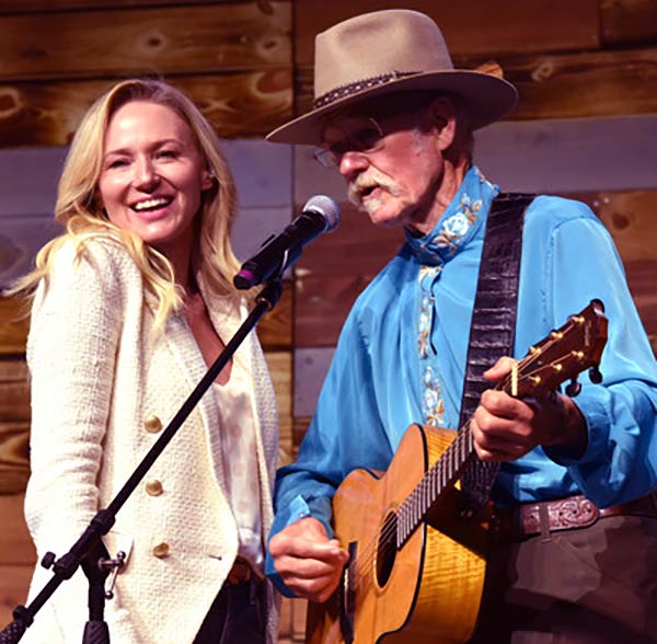 Image of Caption: Jewel Kilcher with her father Atz Kuno Kilcher